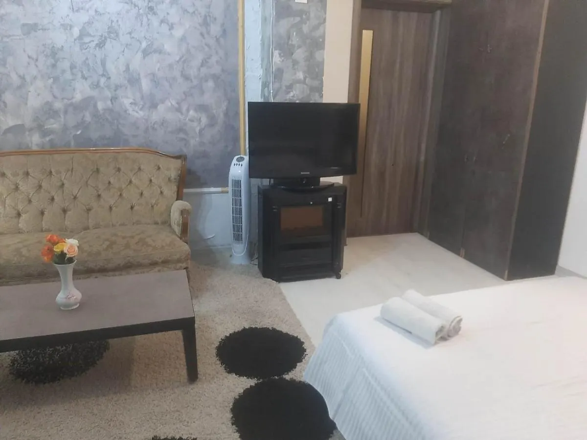 Studio In Near North Station Bucharest Apartment
